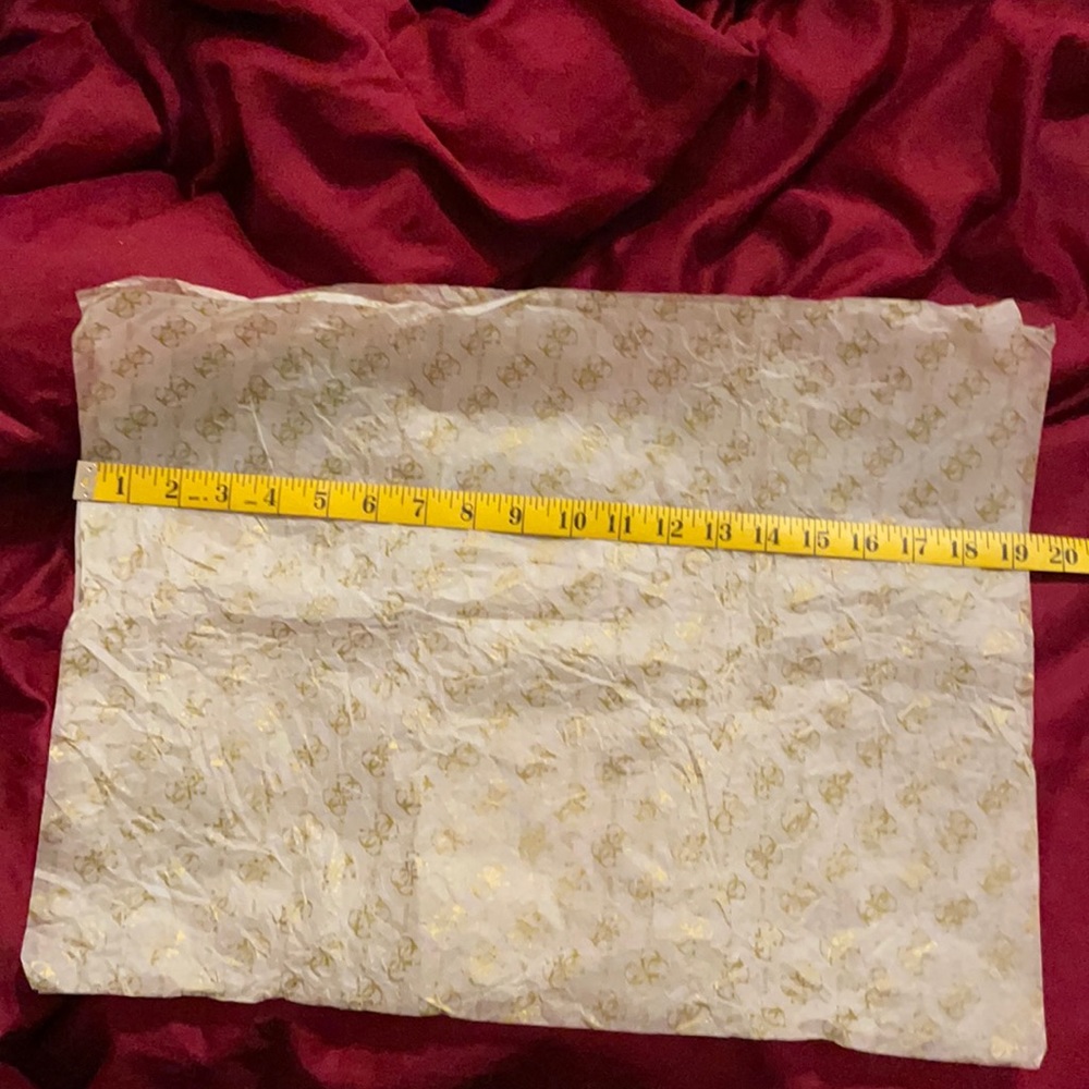 Guess tissue paper